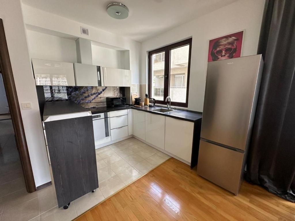 Celebrity Apartments - 2