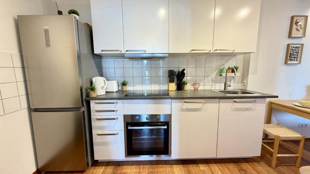 BeckHomes Munich, Stylish, central & modern 3BR Apartment up to 7 Pax - 4