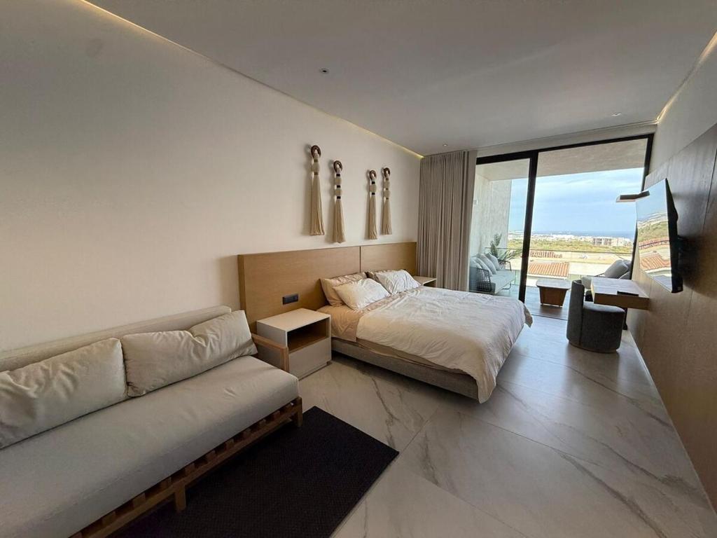 Golf Course & Ocean View with 3 BD 4BA Cora - 4