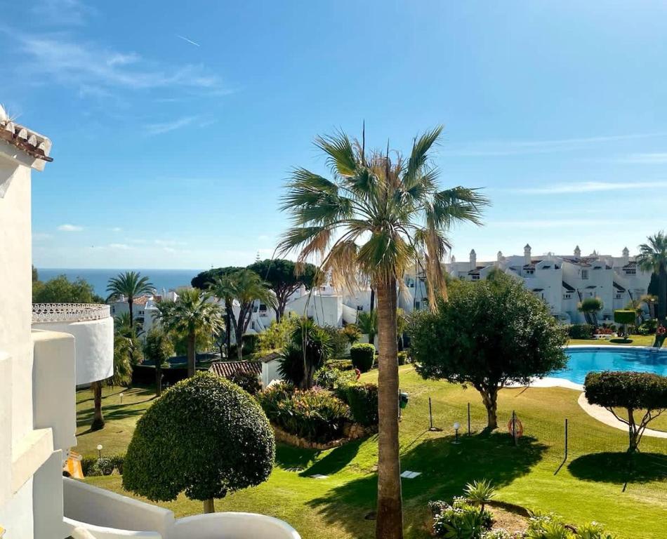 Bright spacious 3 bed apartment - 1