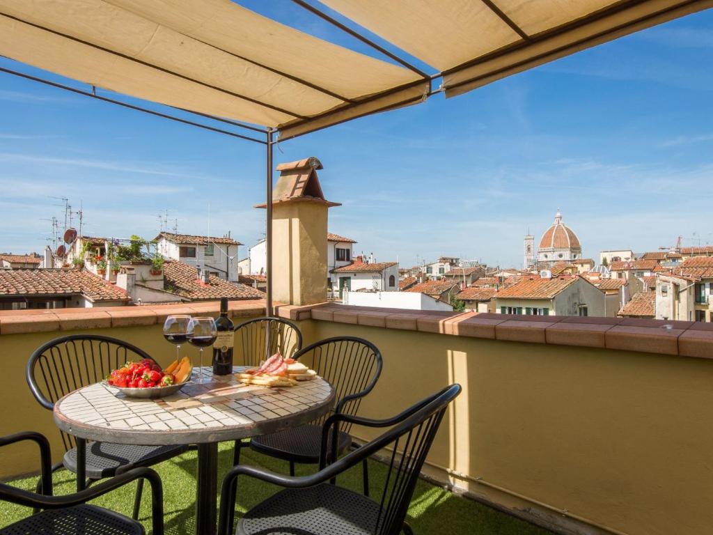 Apartment Ruhige Wohnung in Santa Croce mit Terrasse- Kathedrale von Florenz-Nähe by Interhome - 3