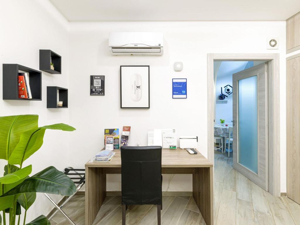 Apartment Home4Apartment Salerno Zentrum- privater Innenhof by Interhome - 2