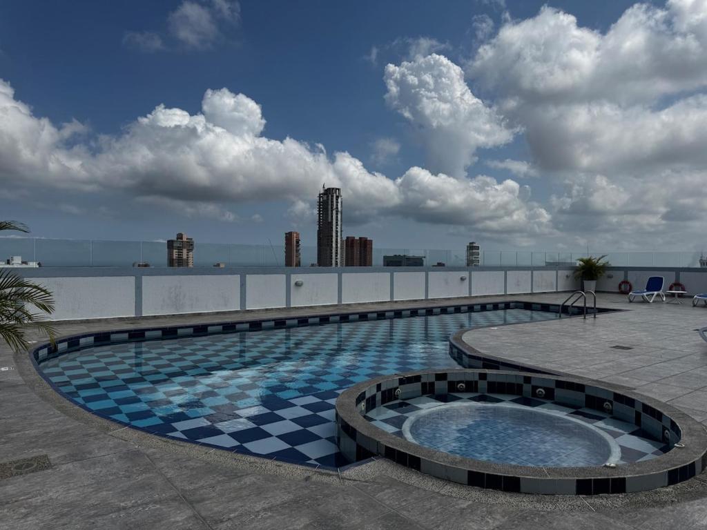 NEW Premium 1BR Apartment in the Best Area - 3