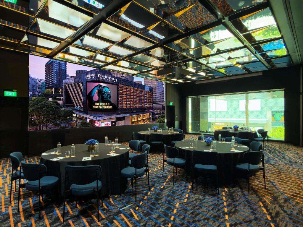 会議室 / ダンスホール