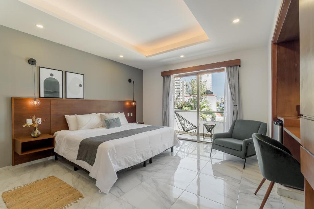 CASA LIMA- Executive Design Suites - 1