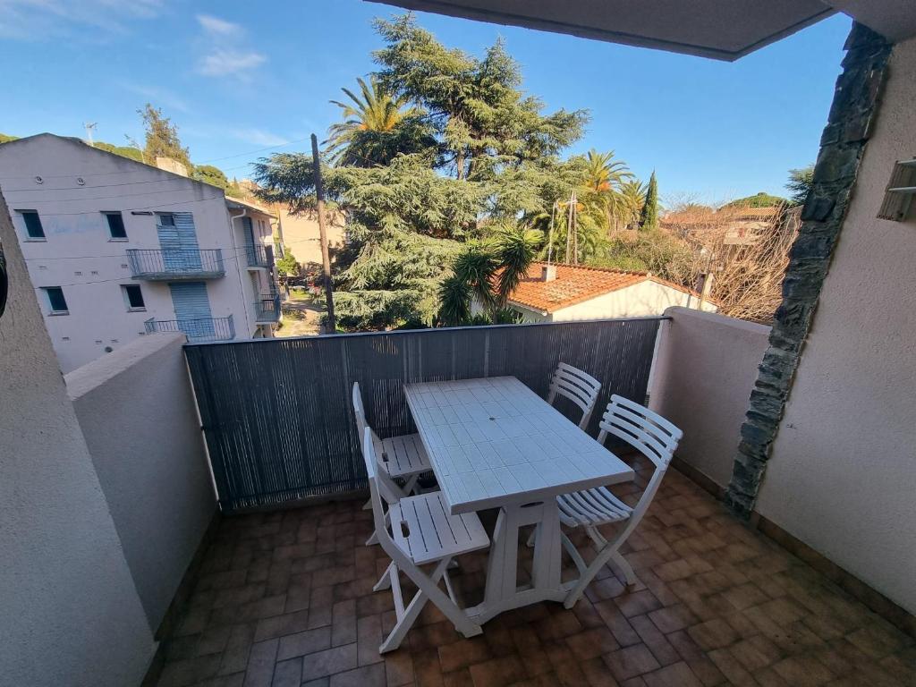 Appartement T3 calme avec terrasse et cuisine équipée, à 300m de la plage de Collioure - FR-1-309-246 - 3
