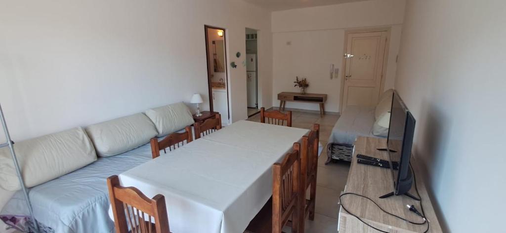 Two-room apartment for up to 4 people - Downtown Pinamar - 2