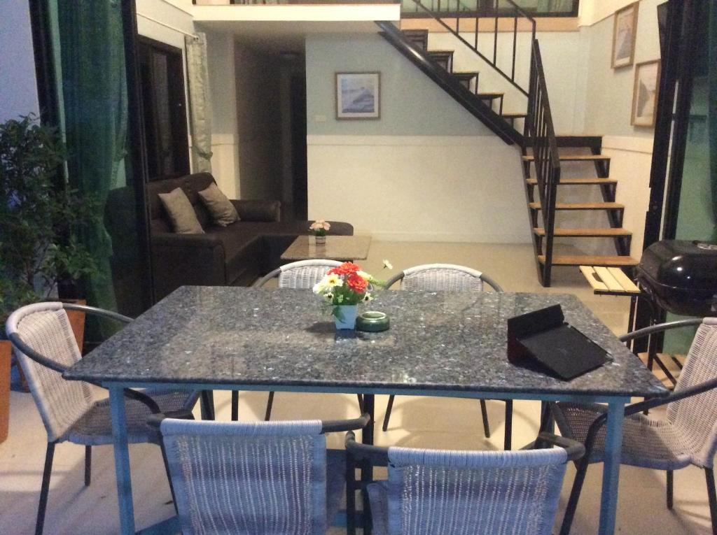 Facilities, Blue Moon in Ko Samet