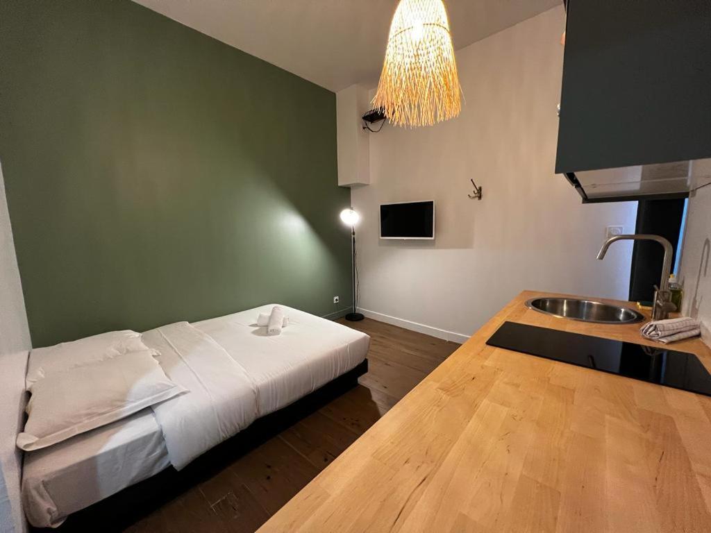 Charité 2 - Studio - Bellecour - 1