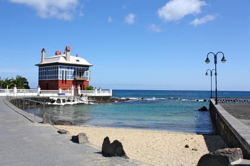 Apartamentos El Charcon — Hotel in Lanzarote