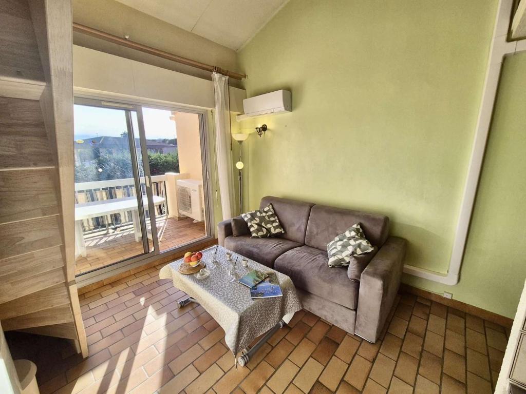 CO030-061 Appart 2 pièces-Mezzanine - 4 personnes - Port Cogolin - 3