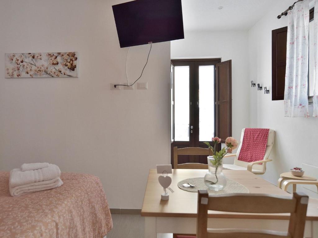 Apartment Romantisches Zimmer mit Jacuzzi by Interhome - 4