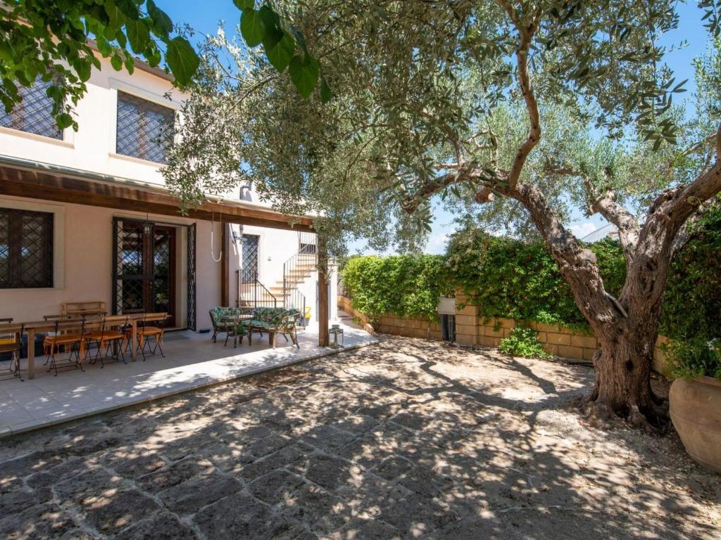 Apartment in Noto mit Terrasse- Garten und gemeinsamem Pool by Interhome - 3