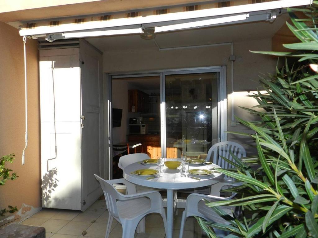 BO090-N387 Appartement Studio coin nuit 4 couchages BORMES LES MIMOSAS - 2