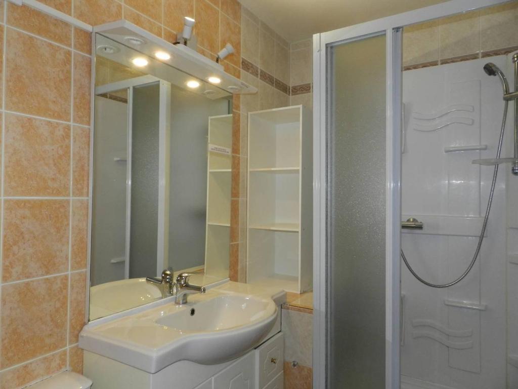 BO090-N387 Appartement Studio coin nuit 4 couchages BORMES LES MIMOSAS - 5