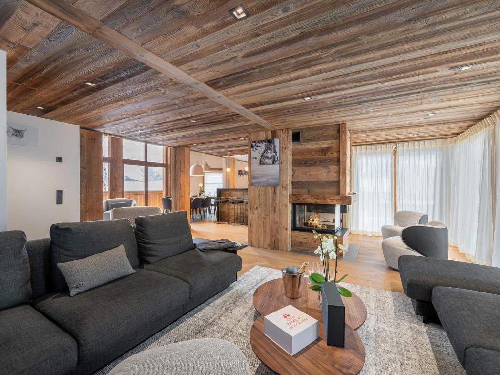 Chalet de luxe avec piscine et sauna à Courchevel - FR-1-562-49 - 1