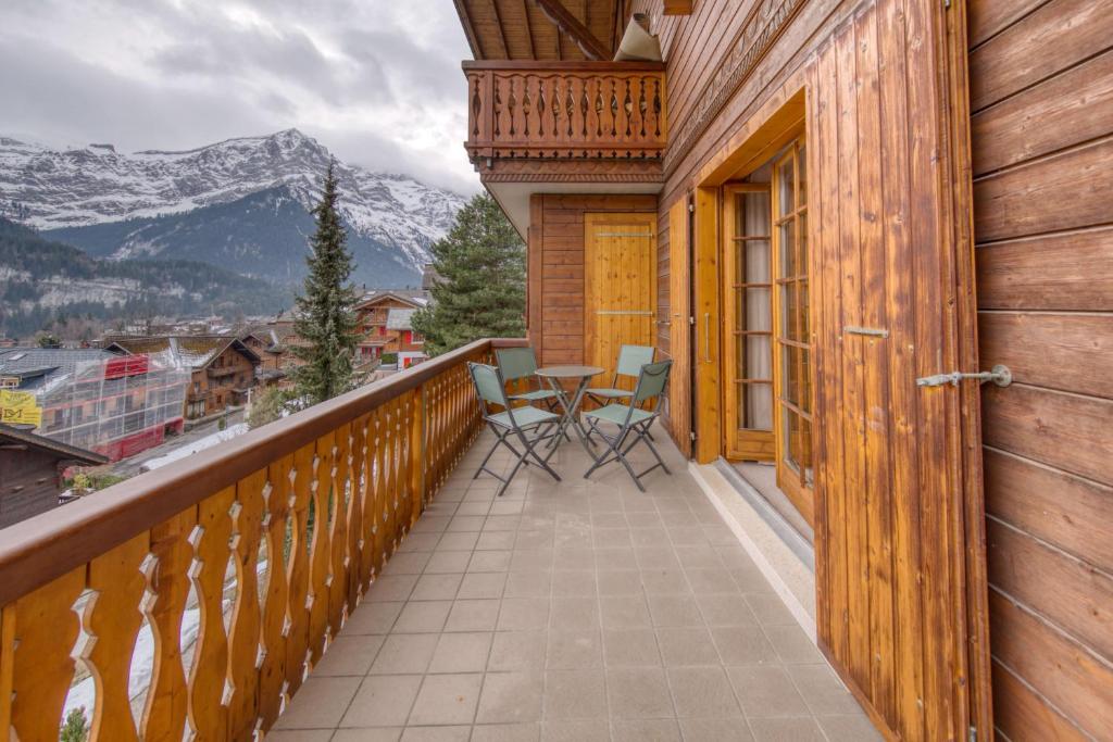 Centrally located with great views and terrace - 2