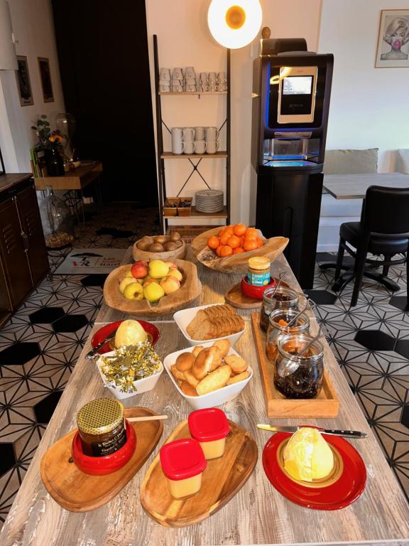 Hôtel Les Volets Rouges - Cassis お料理のイメージ