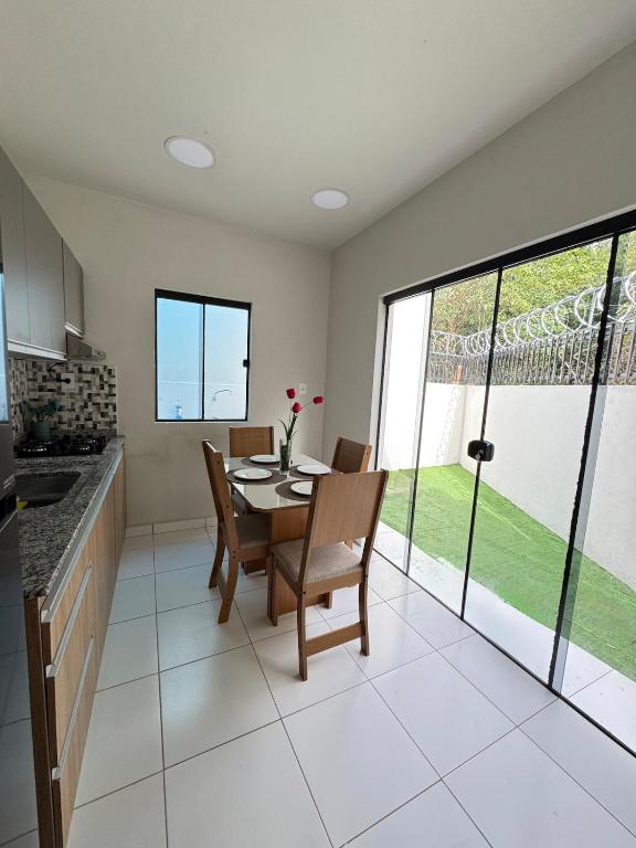 Modern Encarnación Beach Duplex, with garage - 3