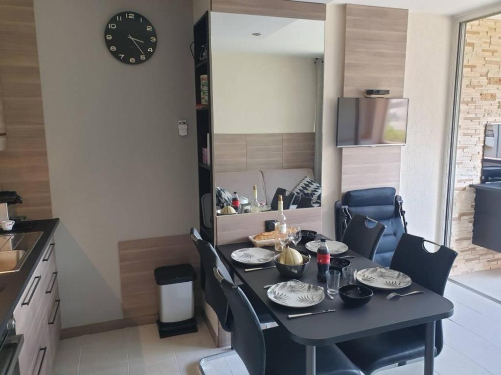 FS520-126 Appt Studio cabine 4 personnes FREJUS - 5