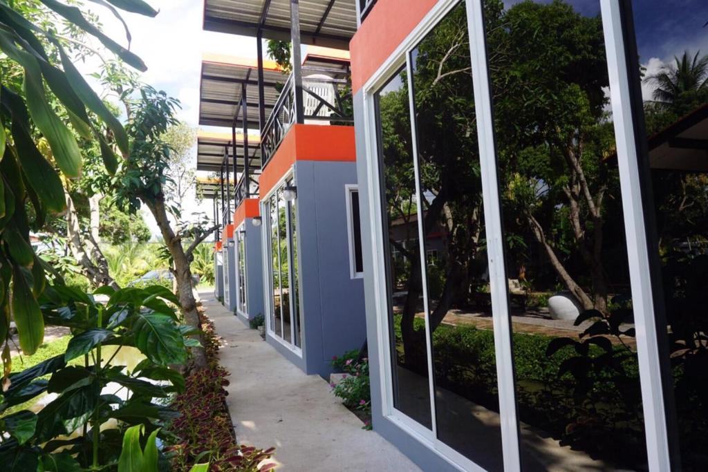 ミーパワ (Meephawa) 外観