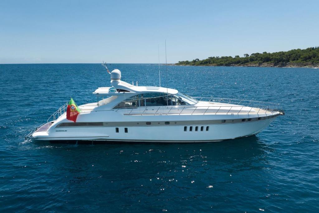 Yacht Mangusta - 1