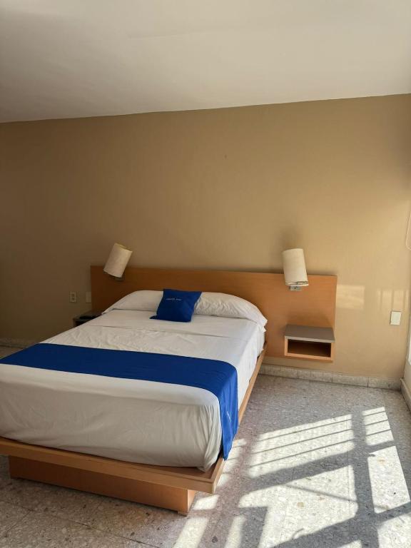 Hotel Queretaro - 4