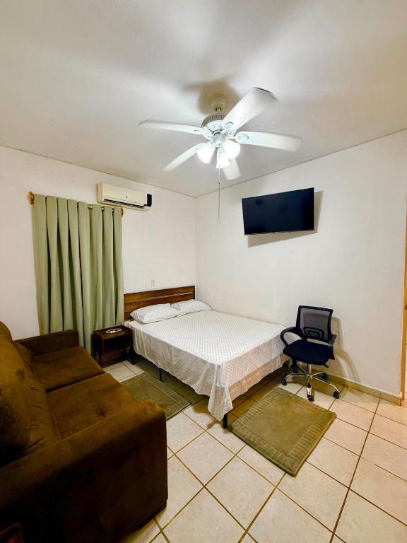 Apartamento con Patio Privado y Asador - 1