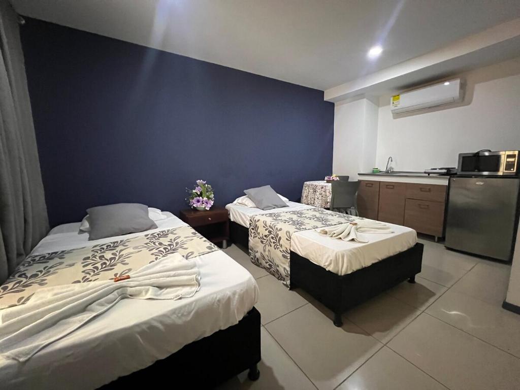 Apartaestudio con cocina dentro centro comercial - 3