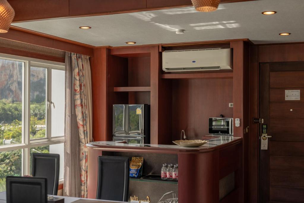 Highly reviewed check-in/out