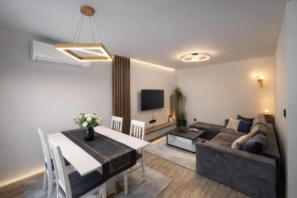 Modern Apartment with Private Garden - Walk Everywhere - Parking avaiaable - 1
