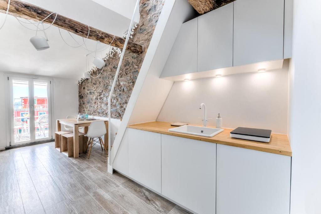 Luxury Seaview Rooftop by The First - 5