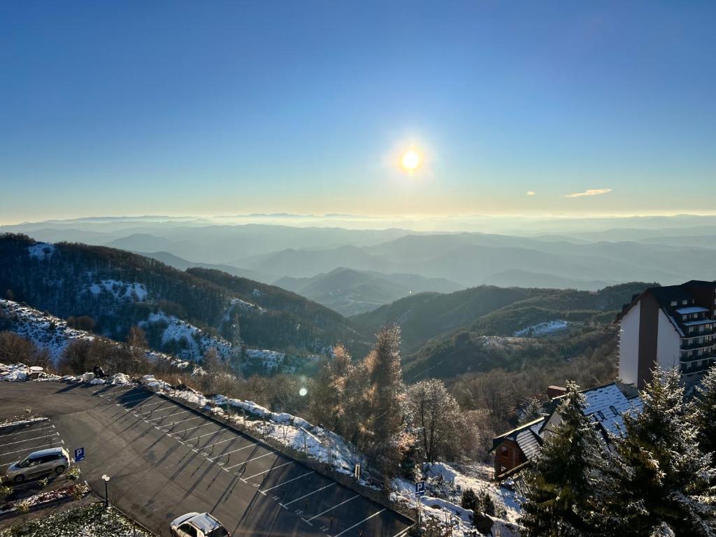 Hill View B121, Kopaonik - 1