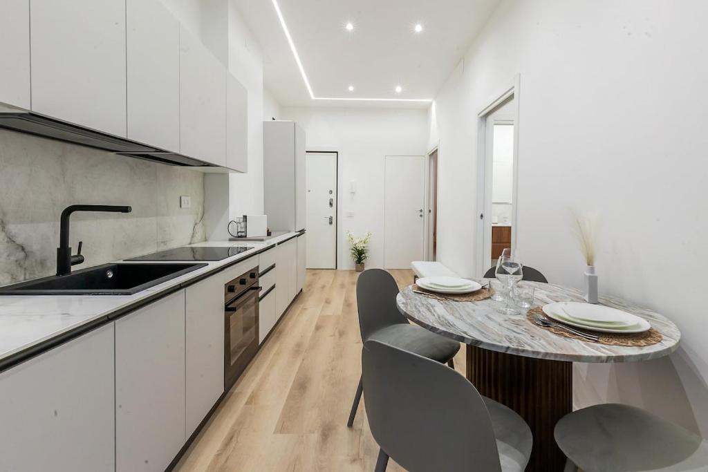 Luxury 2-bedroom apartment central station - 4
