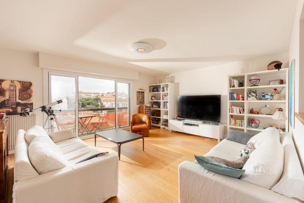COASTAL ESCAPE KEYWEEK Apt in central Biarritz with balcony and parking - 2