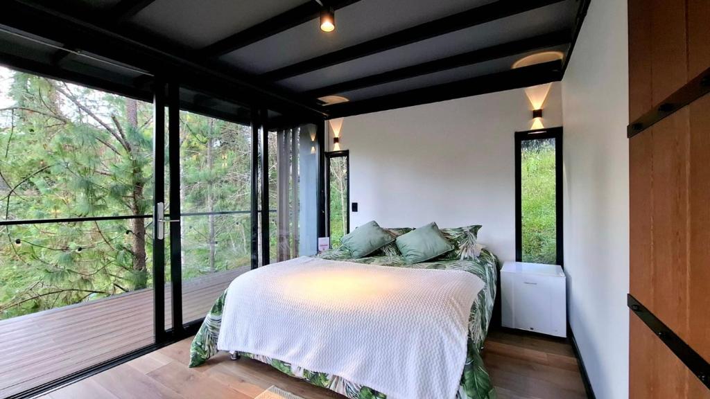 Tranquil Holiday Park Retreat in Guarne, Antioquia - 4