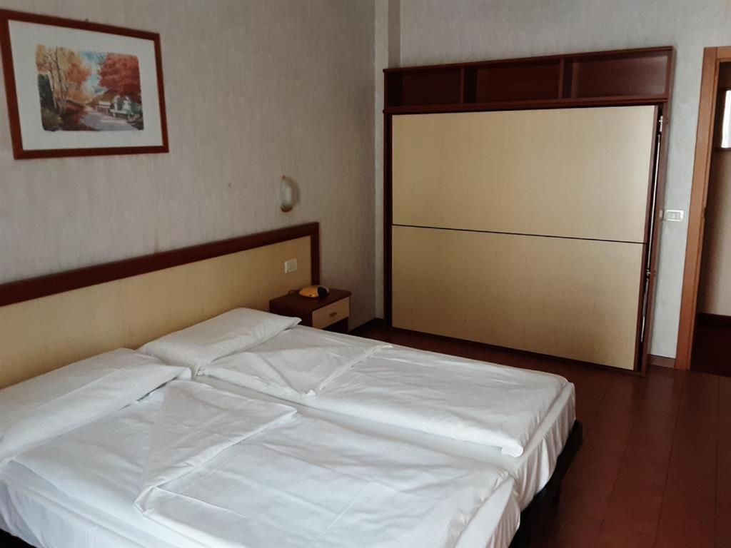 Hotel Florida — Hotel rooms in Limone sul Garda, Lombardy