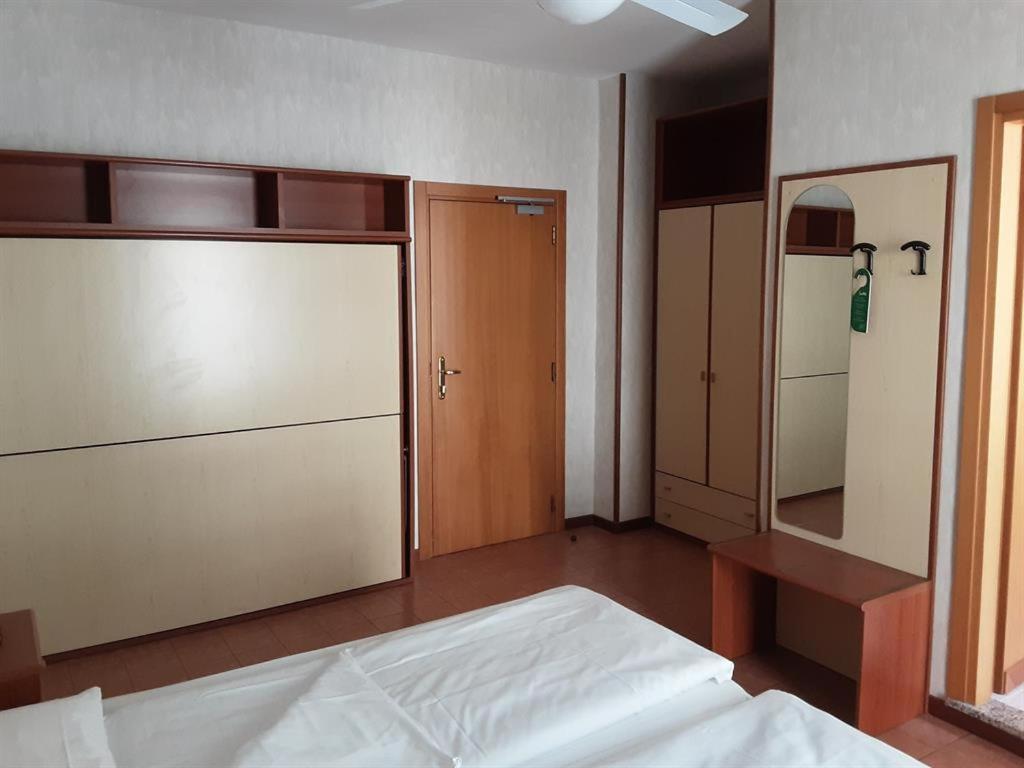 Hotel Florida — Hotel rooms in Limone sul Garda, Lombardy