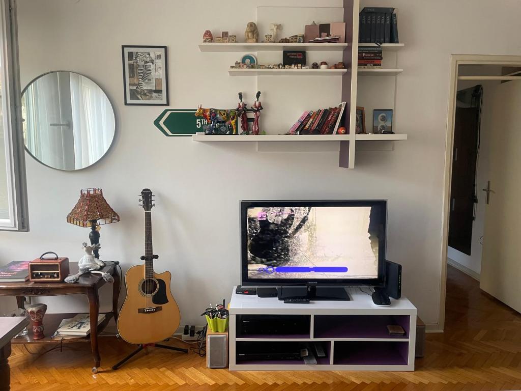 Spacious apartment with 2 bedrooms in City Center, near Parliament and St Marks Church - 3