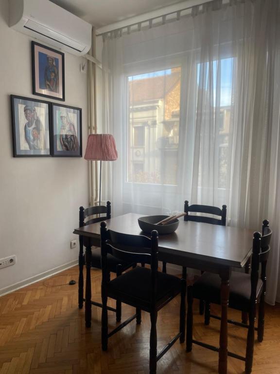 Spacious apartment with 2 bedrooms in City Center, near Parliament and St Marks Church - 5