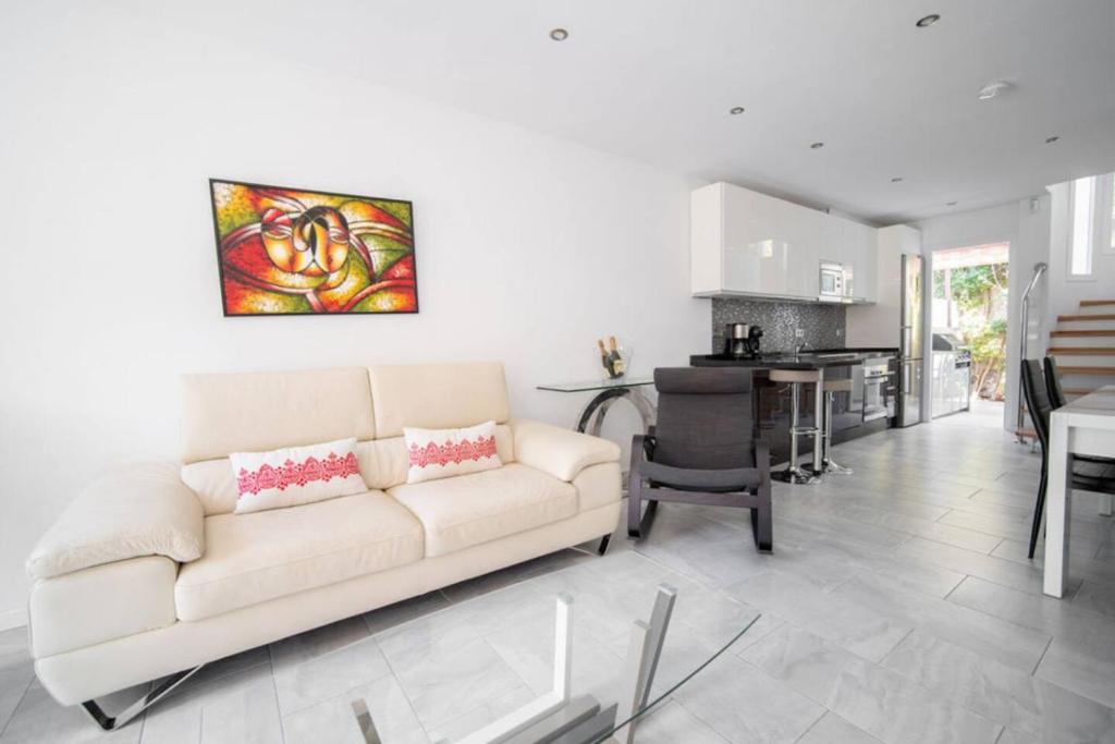 Modern two-floor townhouse with sauna Los Pacos Casa Sarilyn - 3
