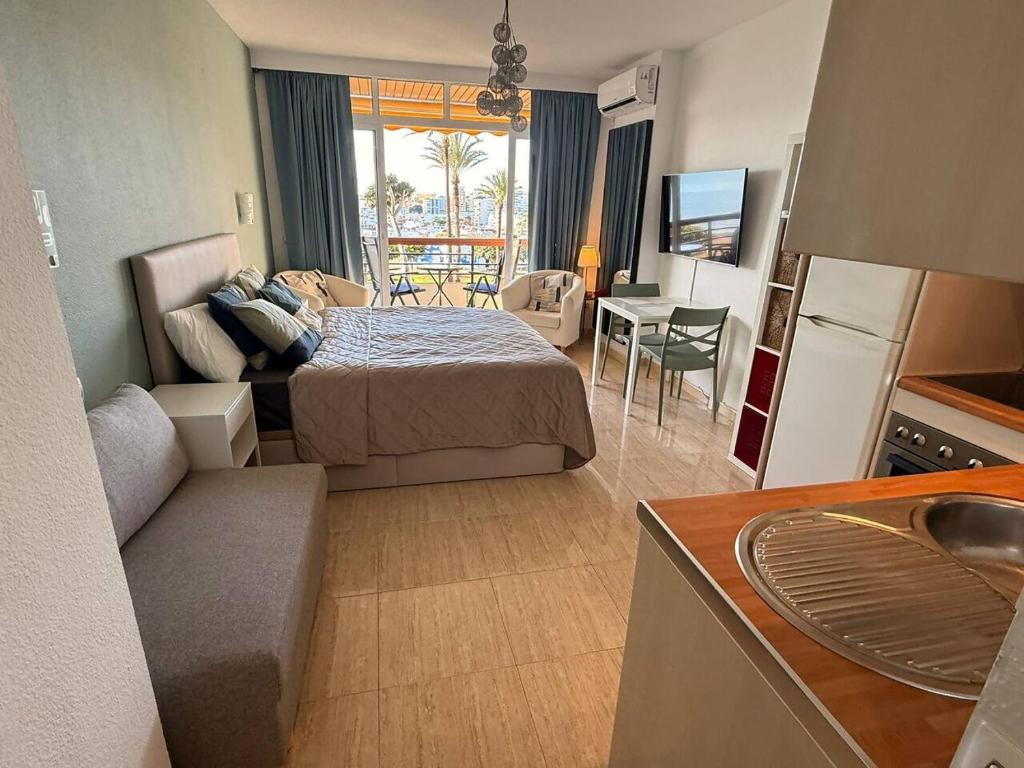 Castillo Santa Clara beach front studio - 3