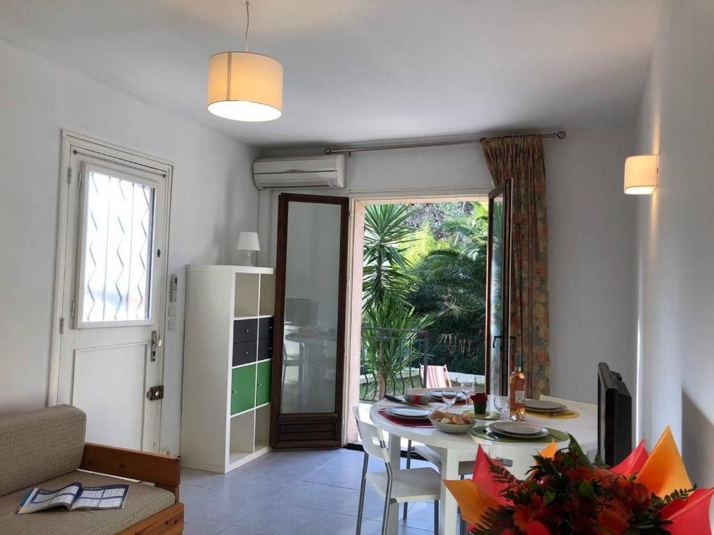 SR550-006 Appt Studio mezzanine 4 personnes ST RAPHAEL - 2