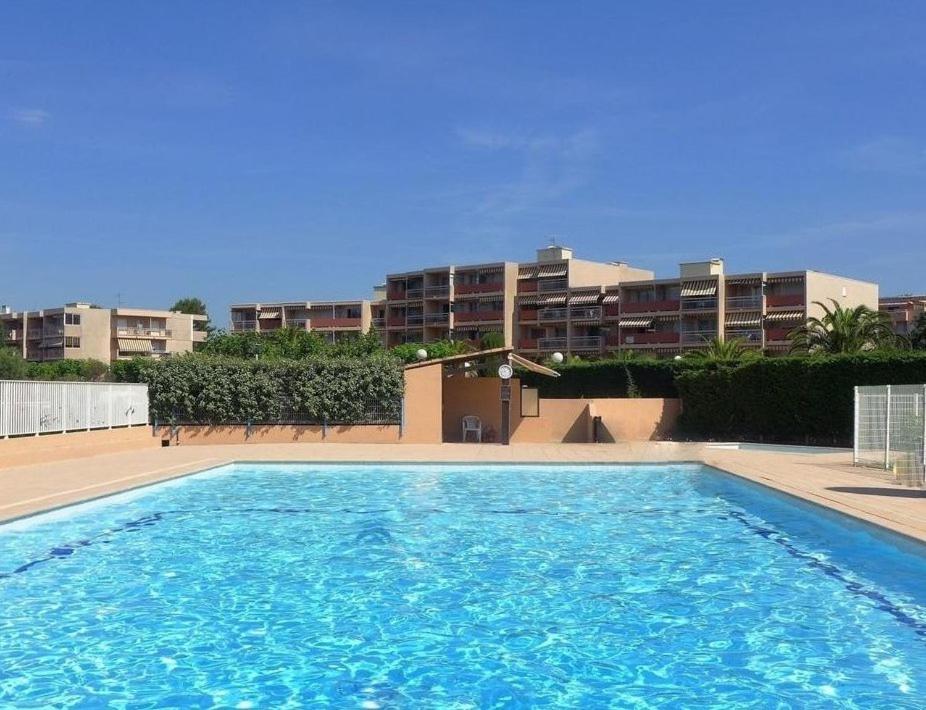 BO090-F94 Appartement Studio cabine 3 couchages BORMES LES MIMOSAS - 2