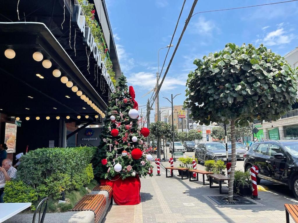 M15 - Two Bedroom Apartment in front of the US Embassy - 5