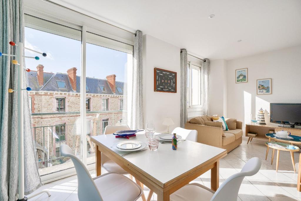 Plage immédiate, appartement centre Dinard - 2