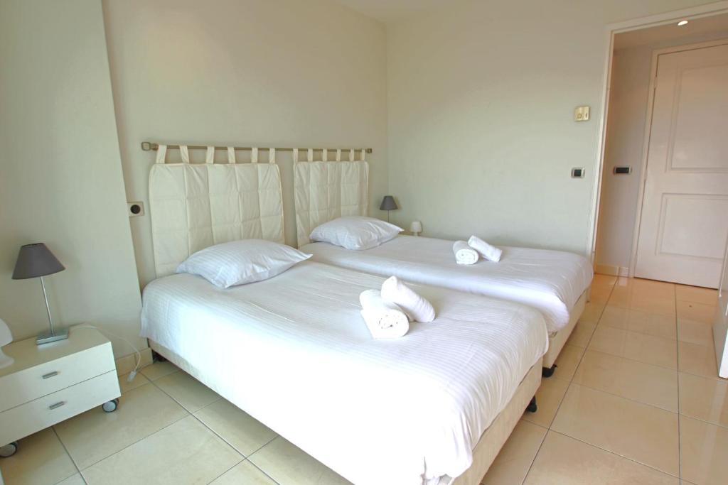 Appartement entièrement équipé avec grande terrasse salon d' extérieur - 4