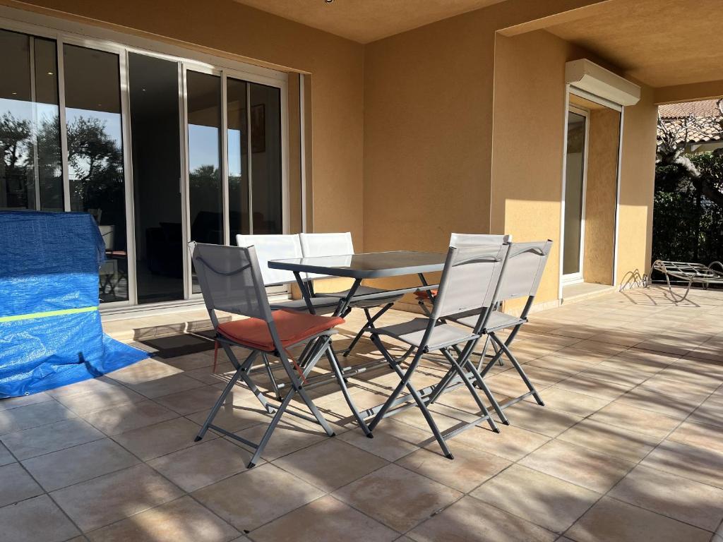 Rez de chaussee de maison, direct plage, grand T4 - 4