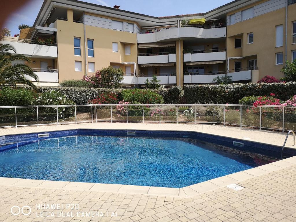 appartement 6pers ,3 étage dernier, duplex spacieux Clim, piscine ,parking privé fermer - 2