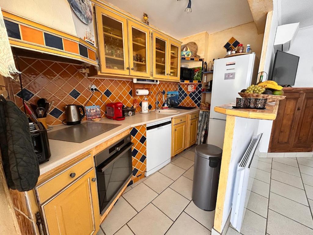 Apartment near the sea, garden level, parking - 4